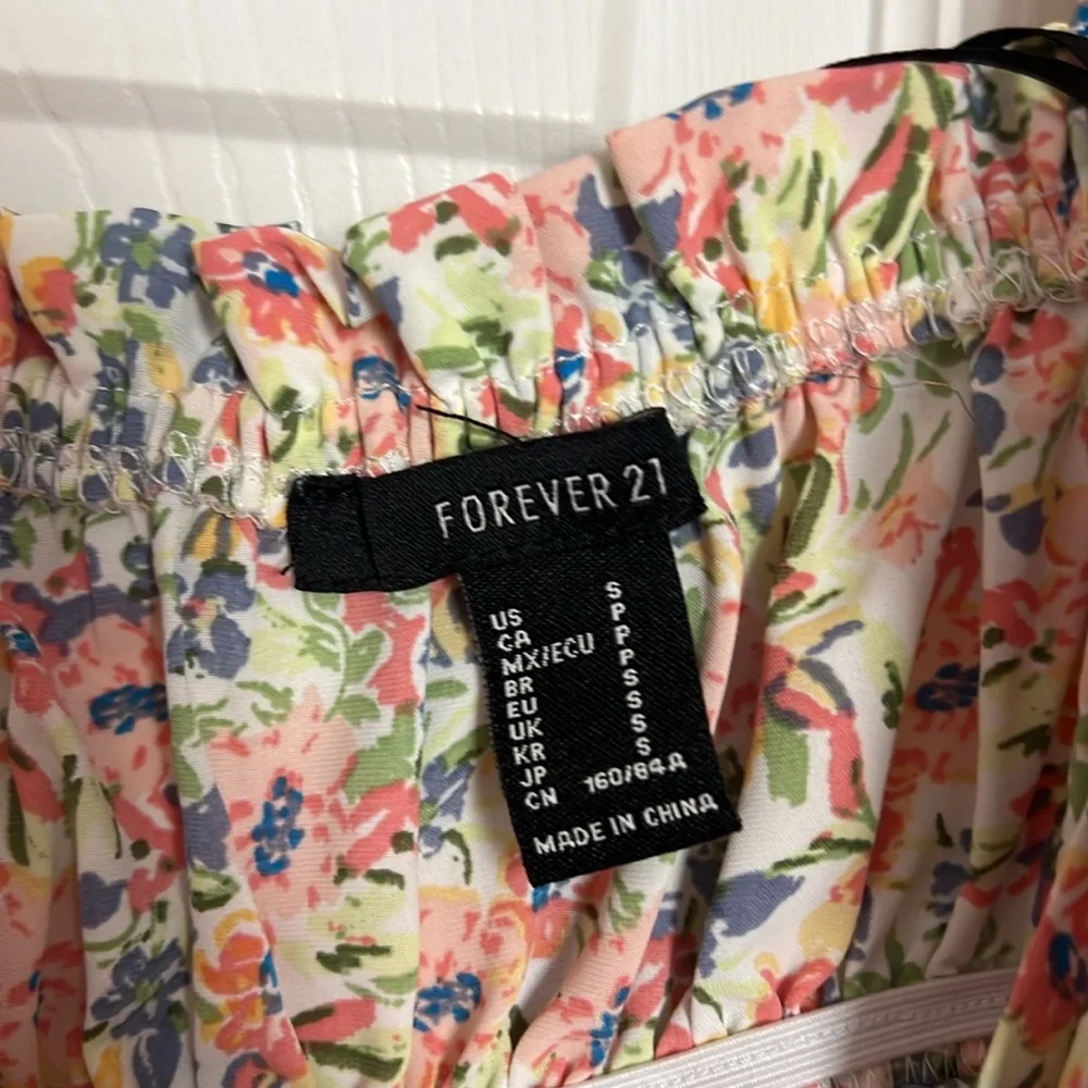 Knot Shoulder Ruffle Tank Top - Picture 2 of 2